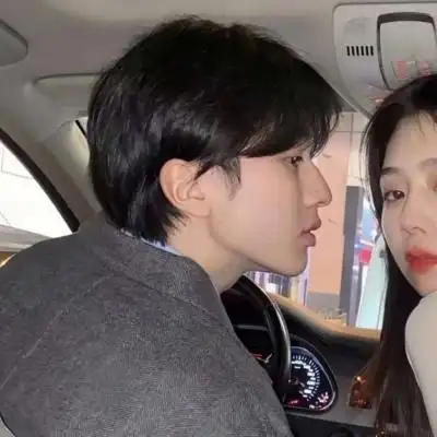 微信情侣头像潮流时尚,高清超甜的霸道范潮流情侣微信头像图片