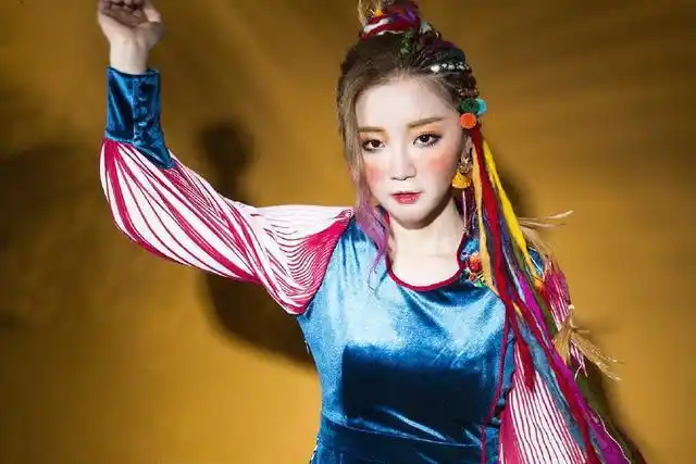 甜美女歌手胡芳芳倾情献唱情动广州海心沙