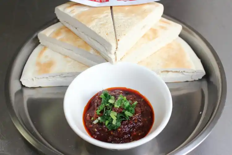 陕西特色小吃之—农家锅盔