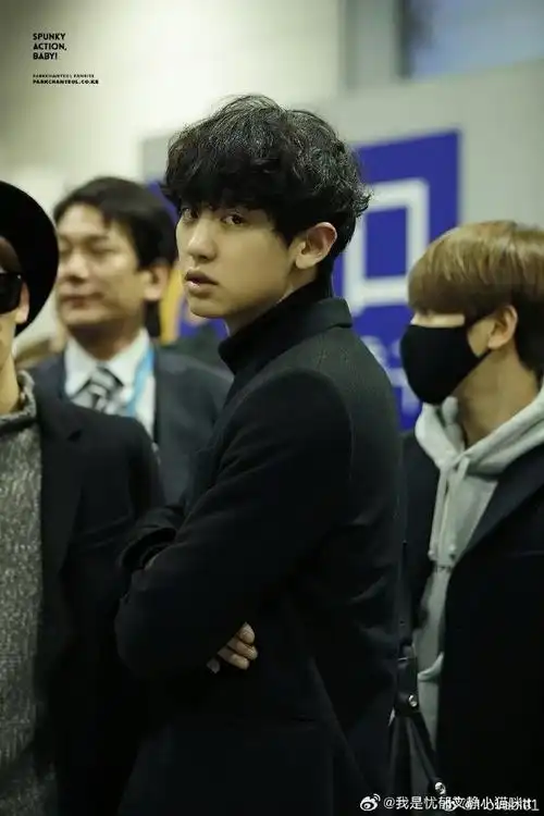 朴灿烈每日一安利##朴灿烈#黑衣小圆完全99又帅又可爱!