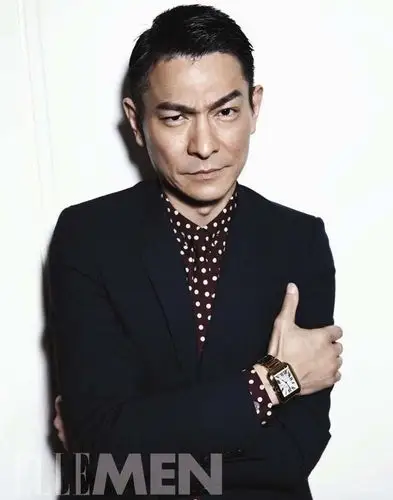 刘德华帅气登《elle men》睿士杂志封面:大家习惯用放大镜看我(图)