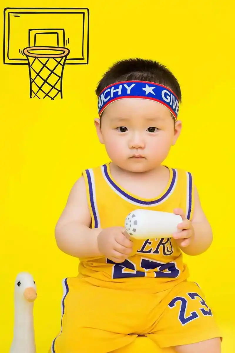 愿宝贝健康快乐的茁壮成长 宝宝一周岁的照片,#萌萌的小可爱 - 抖音