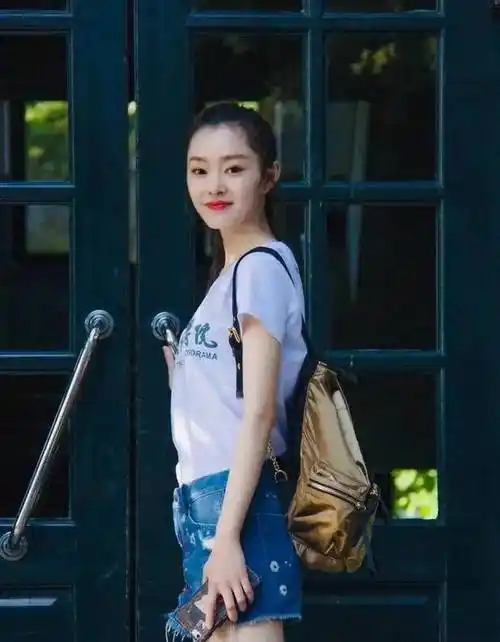 宋轶大学时期照片,一看就是上学期间会被很多人暗恋的女孩子_青春