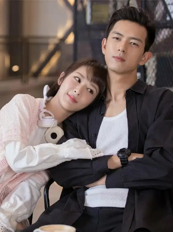 杨紫大方宣布新恋情,李现晒照甜蜜回应,张一山:大兄弟嫁了吧!