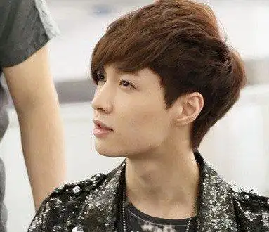 张艺兴女友李琪琪照片和个人资料