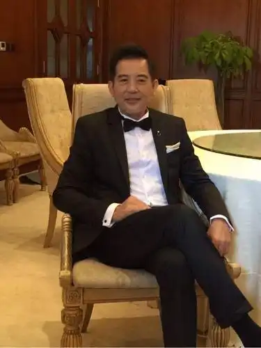 71岁秦汉近照曝光,与林青霞纠结18年,至今仍然单身!