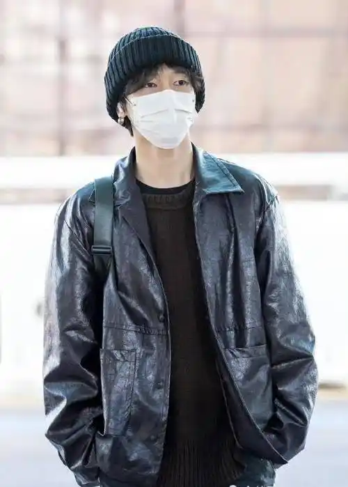 super junior成员的机场图也随之被网友曝光,崔始源李东海等人即将