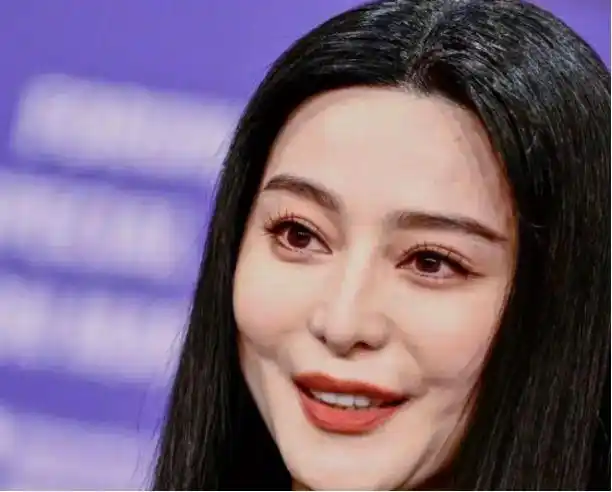 法令纹,双下巴,矮冬瓜,10位明星未修生图,让我看见科技的可怕|刘雯