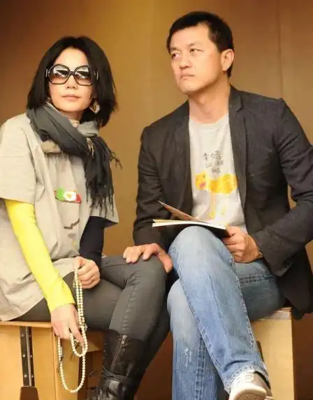 李亚鹏无路可走为此做事没有底线无奈向前妻王菲求助