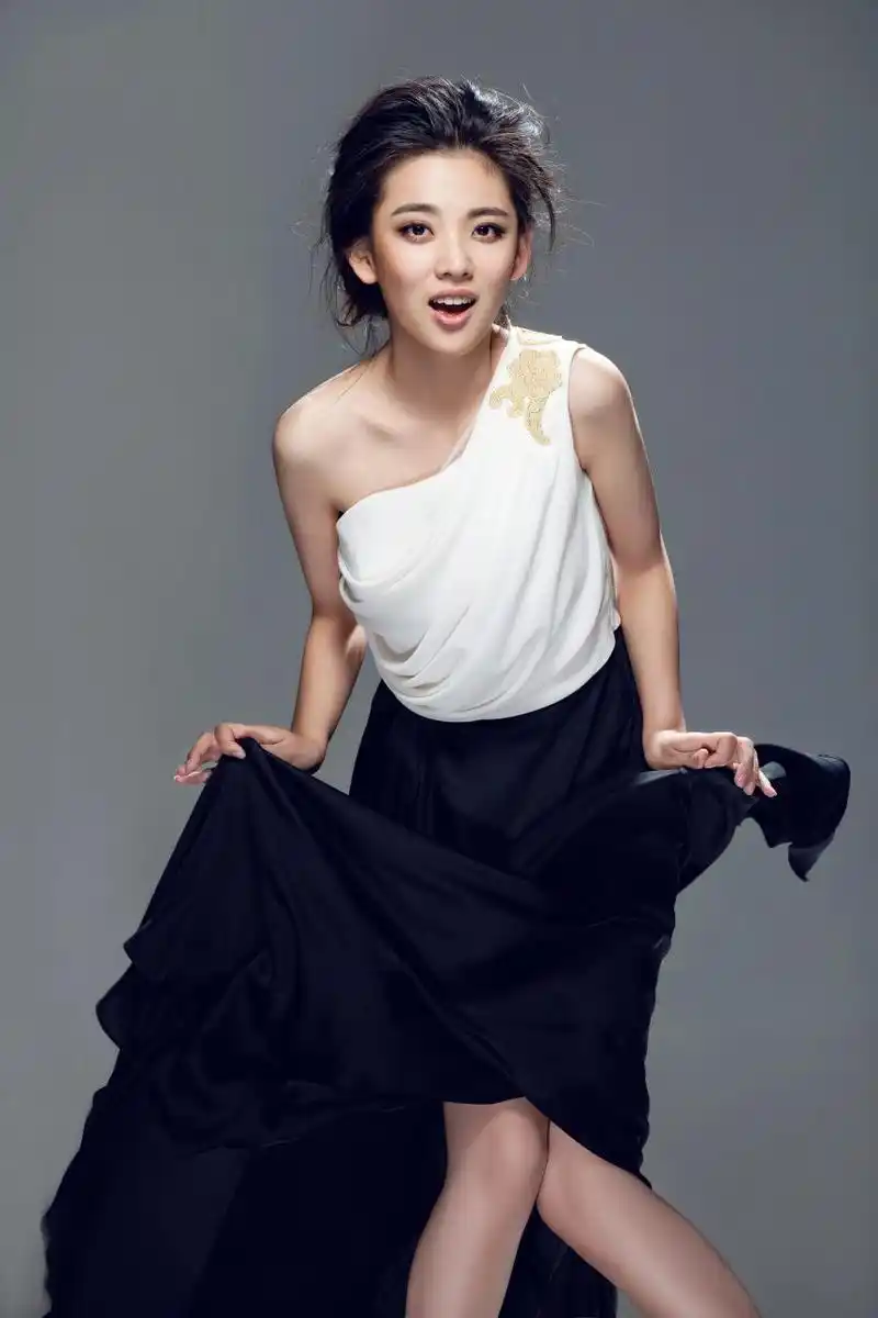 演员 张倩如 见组照