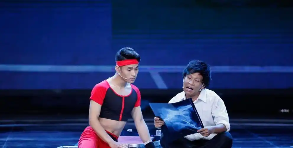 回顾宋小宝与前妻离婚娶美女粉丝改善基因一对龙凤胎可爱讨喜