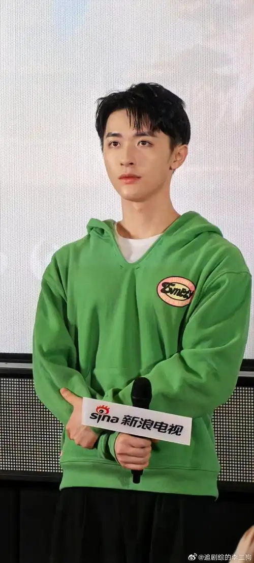 恭喜张逸杰收获1枚胸肌粉.