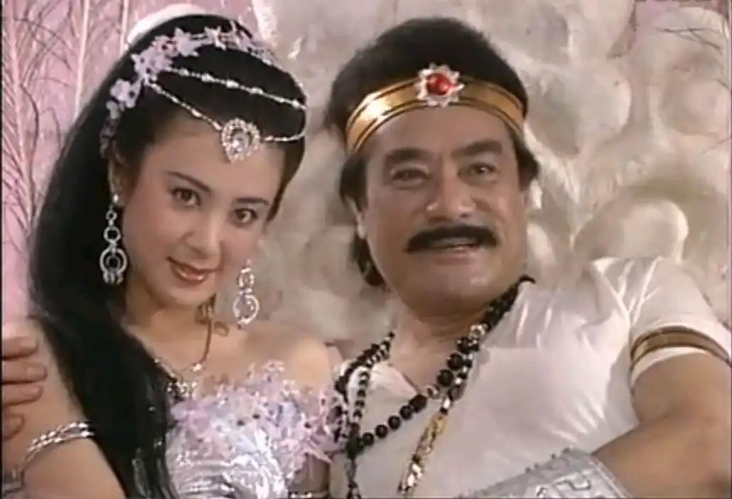 90版《封神榜》的剧照曝光,场面尺度让人汗颜,网友:导演真会玩