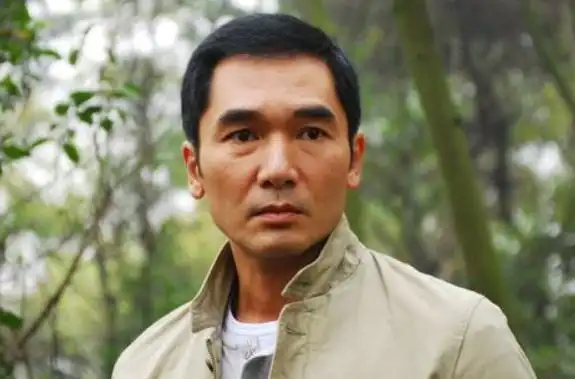 又见一帘幽梦的他娶了最丑港姐结婚2天女儿就出生