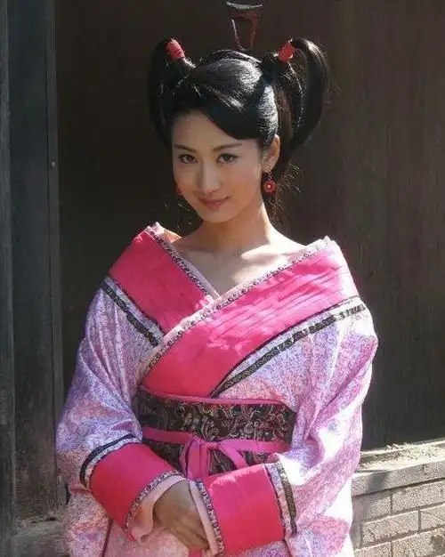 女星粉色古装大盘点!赵丽颖美出了新高度,你们最喜欢谁呢?