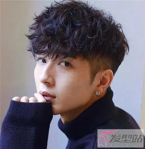 空气感男生烫发 潮男系帅哥发型