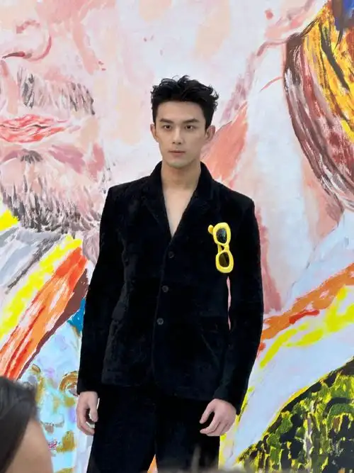 你们的@吴磊leo#吴磊#生图真实又帅气