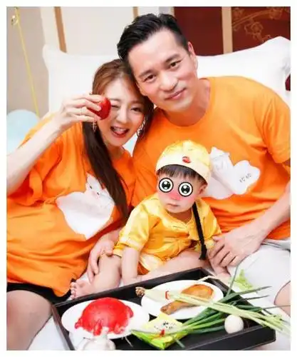 安以轩忍不住吐槽:爸爸带娃活着就好|安以轩|陈荣炼|猫粮_新浪新闻