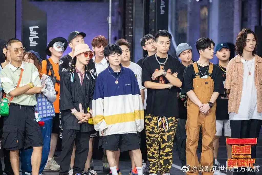 别的竞技类节目一般都有导师制作人淘汰制,但这档偏不按套路出牌,用完