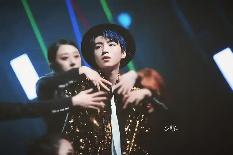 8.13王俊凯周年演唱会 cr.logo - 堆糖,美图壁纸兴趣社区