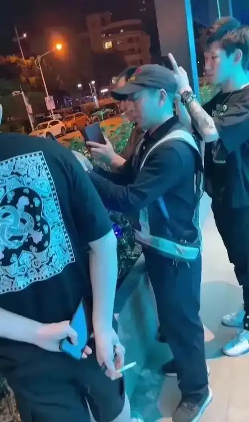 厦门路虎门事件真的很白