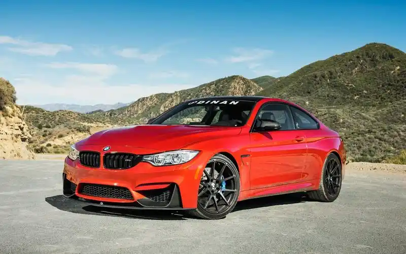 宝马m4图片高清桌面壁纸