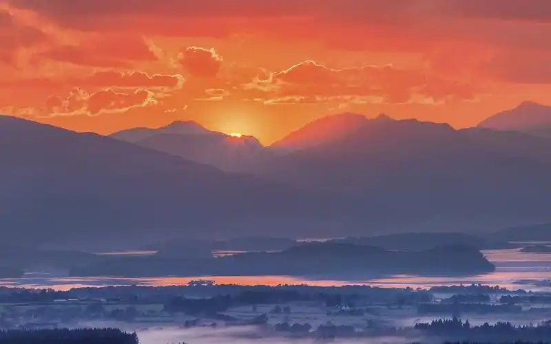 壮阔大山美丽云朵风景图片壁纸高清大图预览1920×1200_风景壁纸下载_