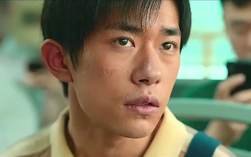 电影《奇迹笨小孩》第1集:请仔细看易烊千玺的眼神 电影奇迹笨小孩 易