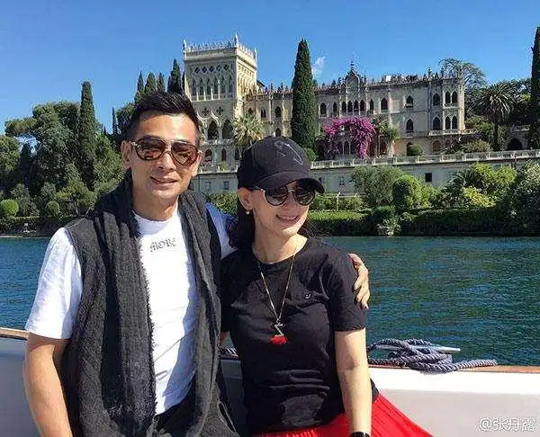 她嫁给了梅艳芳最爱的男人,8年连生3胎,40岁已成这样_腾讯新闻