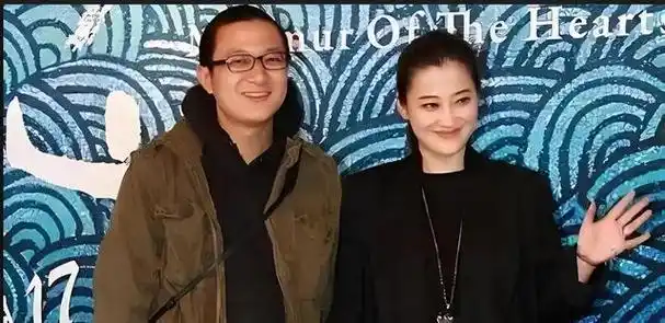 为了更好的追求曾剑,梅婷还拉动秦昊帮忙.