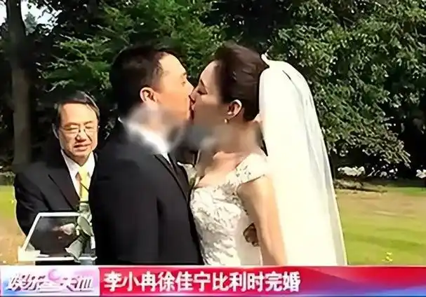 许晴的臀,李小冉的胸,余男的唇,这些中年女星性感起来迷死人!