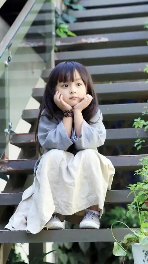 刘楚恬出生后,为了能更好的照顾女儿,妈妈辞职在家.