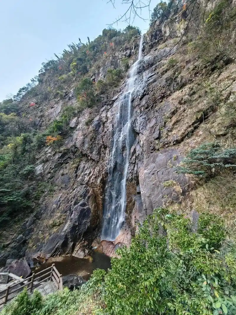 江南第一瀑"云谷飞瀑" 宜春市温汤明月山景色 - 抖音