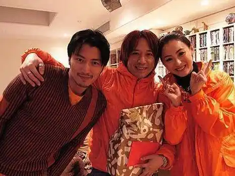 带儿子去探望谢贤,张柏芝端午夜宿谢霆锋家,疑似两人已复合