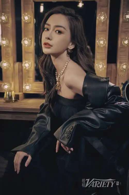 简介:angelababy妩媚摩登写真图片,分享一组angelababy图片给大家,图