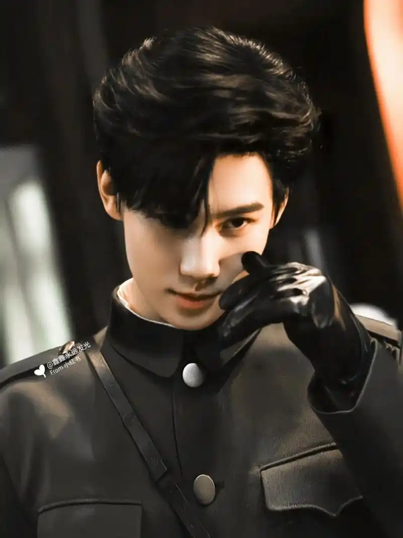 张真源氛围感神图第四期     cr.车夂