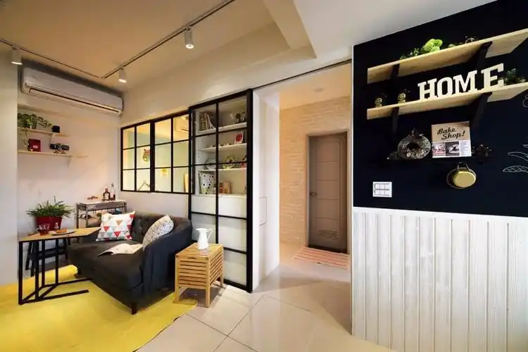 客厅简洁清爽,装修以白色为主,看起来更敞亮一些.