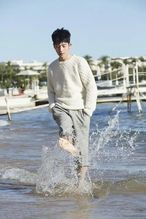 踏水少年井柏然