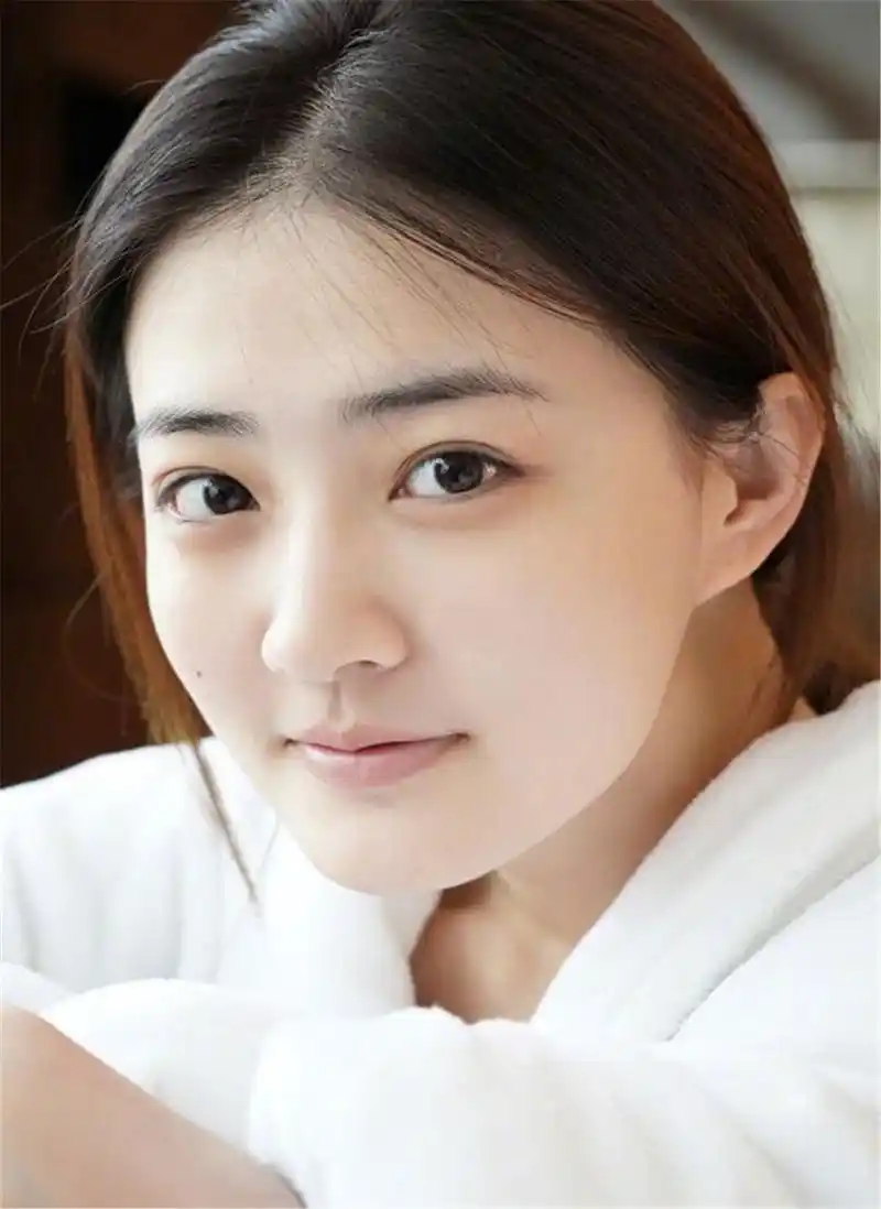 徐璐发素颜照一脸憔悴,网友却都纷纷吐槽,请嘴下留德!