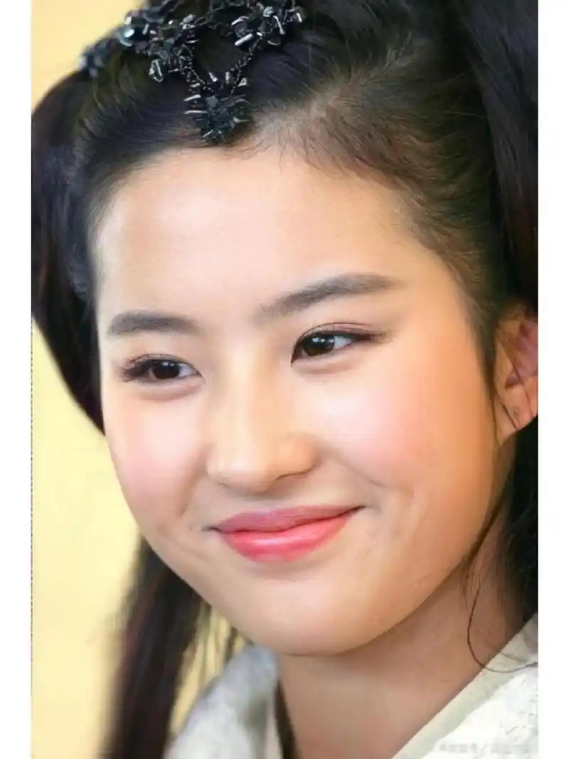 16岁的刘亦菲将赵灵儿像烙印一样印在大众心里,十几年经典不曾忘记!