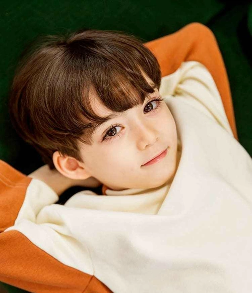 韩国5岁混血男孩因太帅迷倒无数人网友还是混血基因好