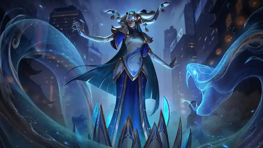 在6级有了大招后冰女更不怕小鱼人,可以把大招对自己用就可以免疫小鱼