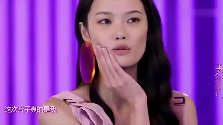 天使之路:这张照片太赞了!外国评委直呼她可以成为维密超模