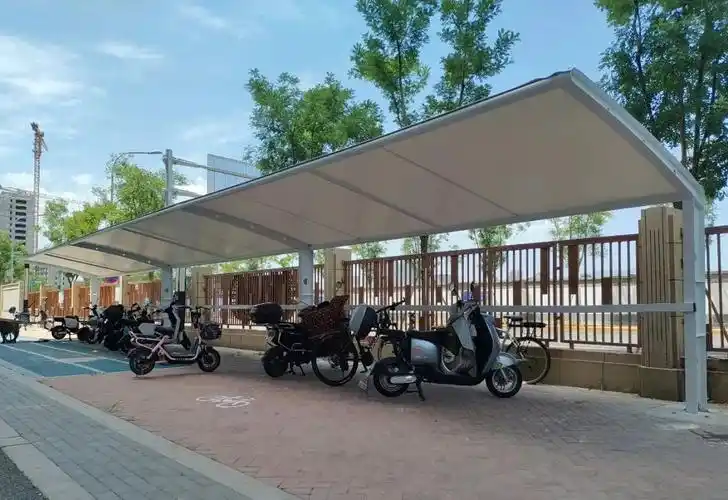 景颂街社区新建电动车充电车棚