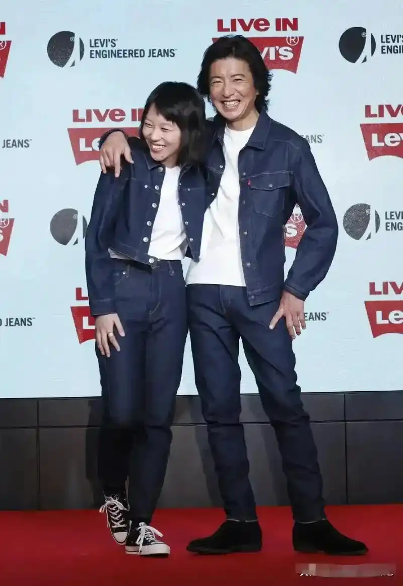 窦靖童不愧是窦唯和王菲的女儿,这种对时尚的表现力和张力,真的 - 抖