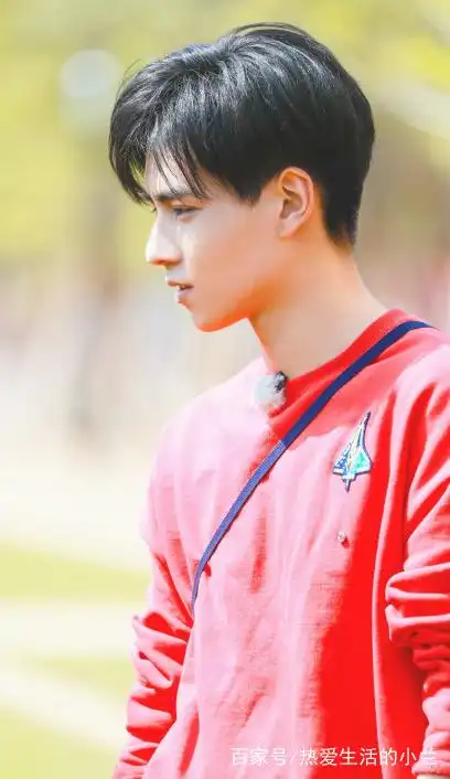 胡一天:阳光帅气,性格活泼开朗的邻家小哥哥