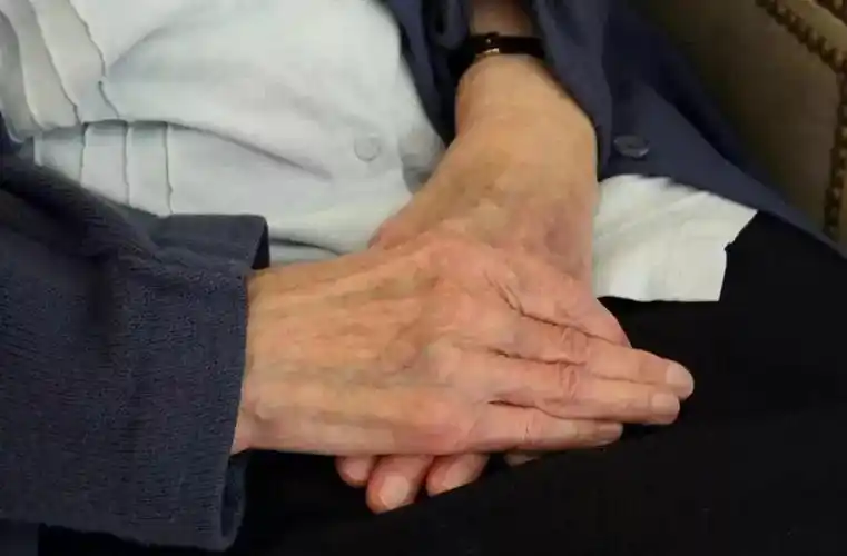 相识6天闪婚相守73年临终选择震惊世人世间最美好的