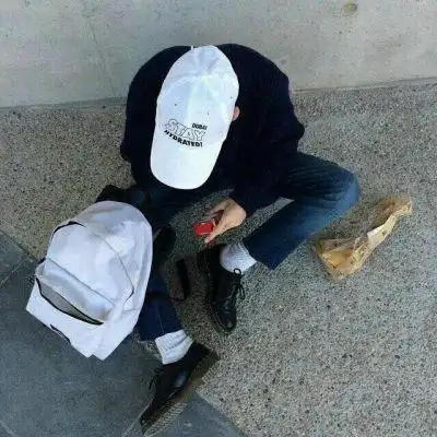 路人穿街过河 好景只有片刻_男生头像_我要个性网