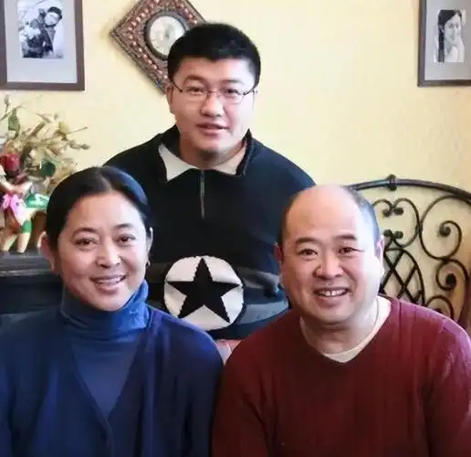 回顾王文澜与倪萍离婚弃生病儿子被骂18年今70岁无人养老