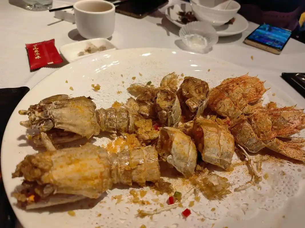 在广州必打卡的一家顶级粤菜.每道菜都让我惊艳,乳鸽 - 抖音